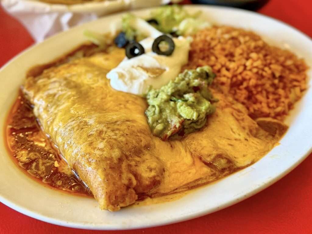 Hernandez Hideaway Restaurant photo 2