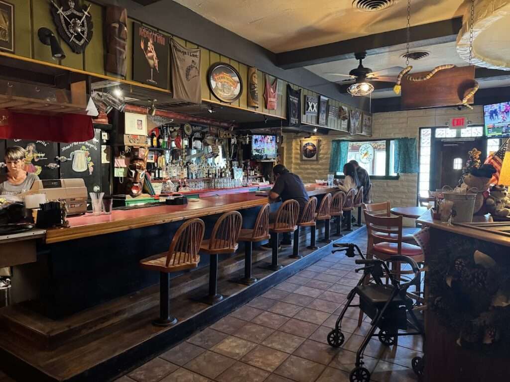 Hernandez Hideaway Restaurant photo 5